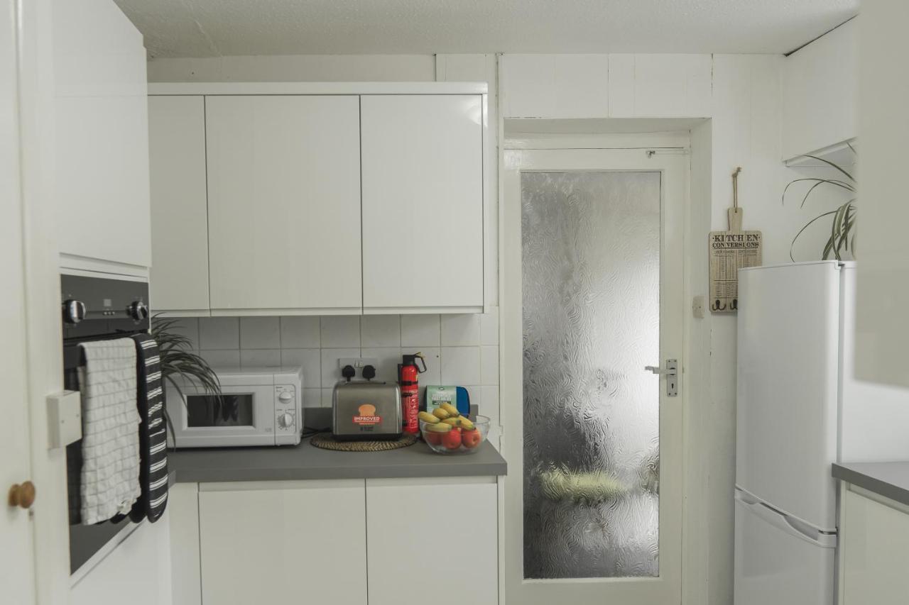 フォークストン Idyllic 3-Bed House. 5-Min From Channel Tunnelヴィラ エクステリア 写真