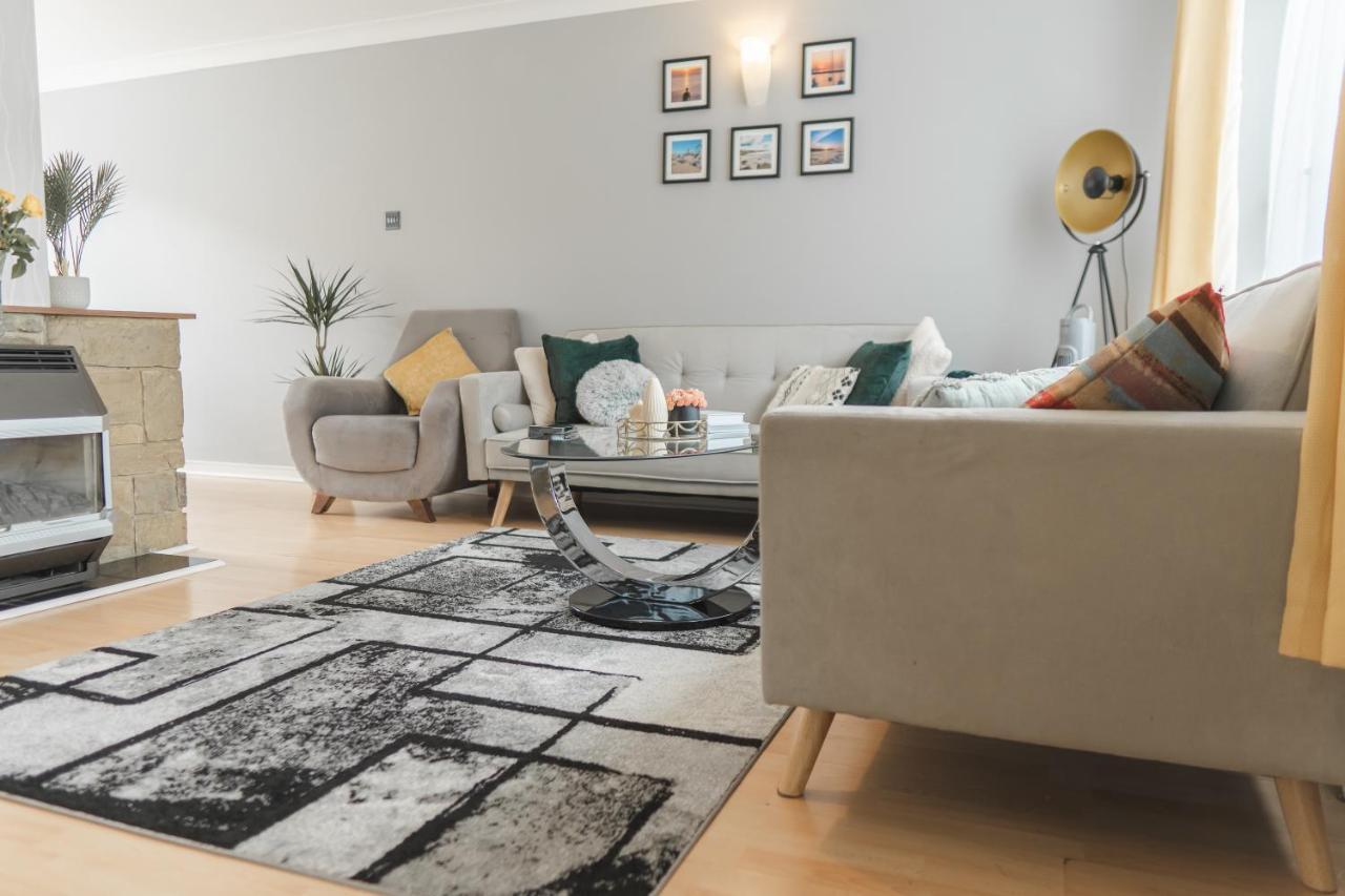 フォークストン Idyllic 3-Bed House. 5-Min From Channel Tunnelヴィラ エクステリア 写真