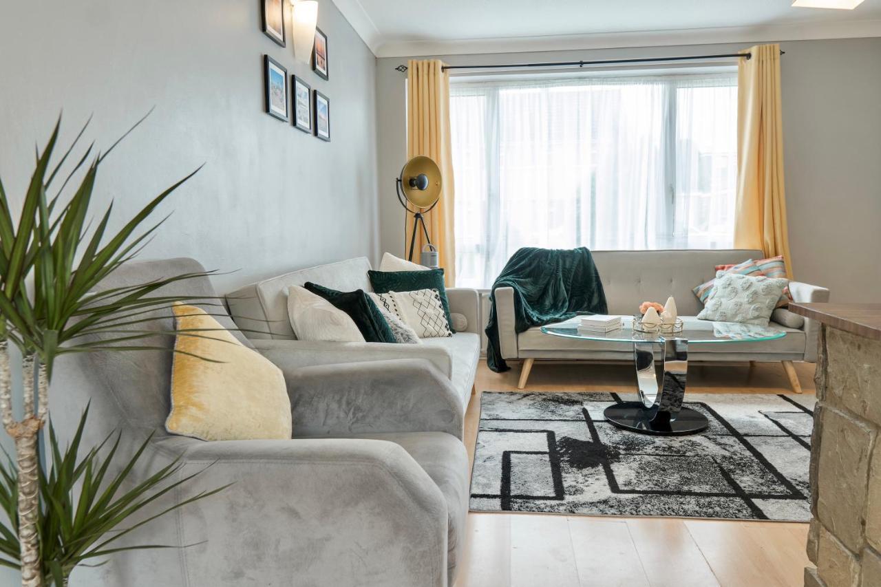フォークストン Idyllic 3-Bed House. 5-Min From Channel Tunnelヴィラ エクステリア 写真