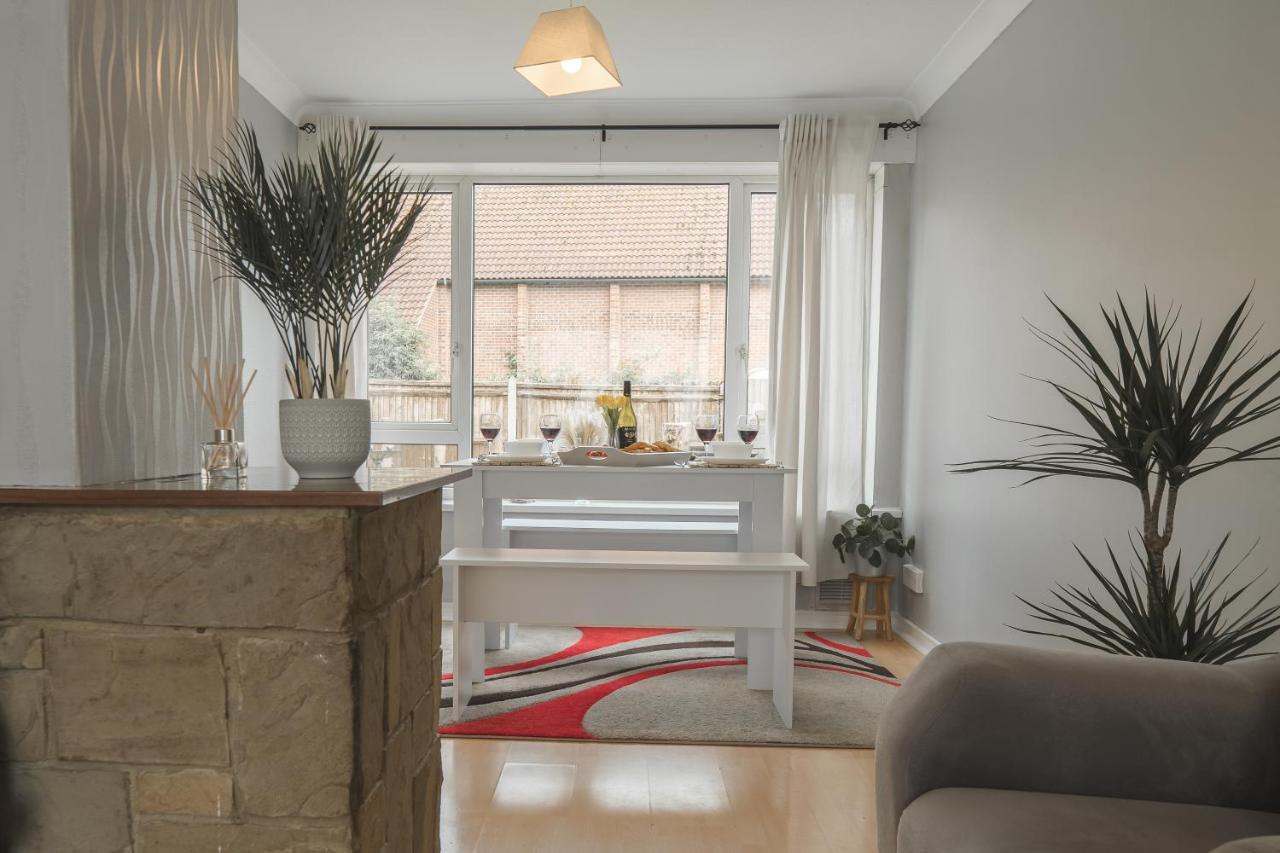 フォークストン Idyllic 3-Bed House. 5-Min From Channel Tunnelヴィラ エクステリア 写真